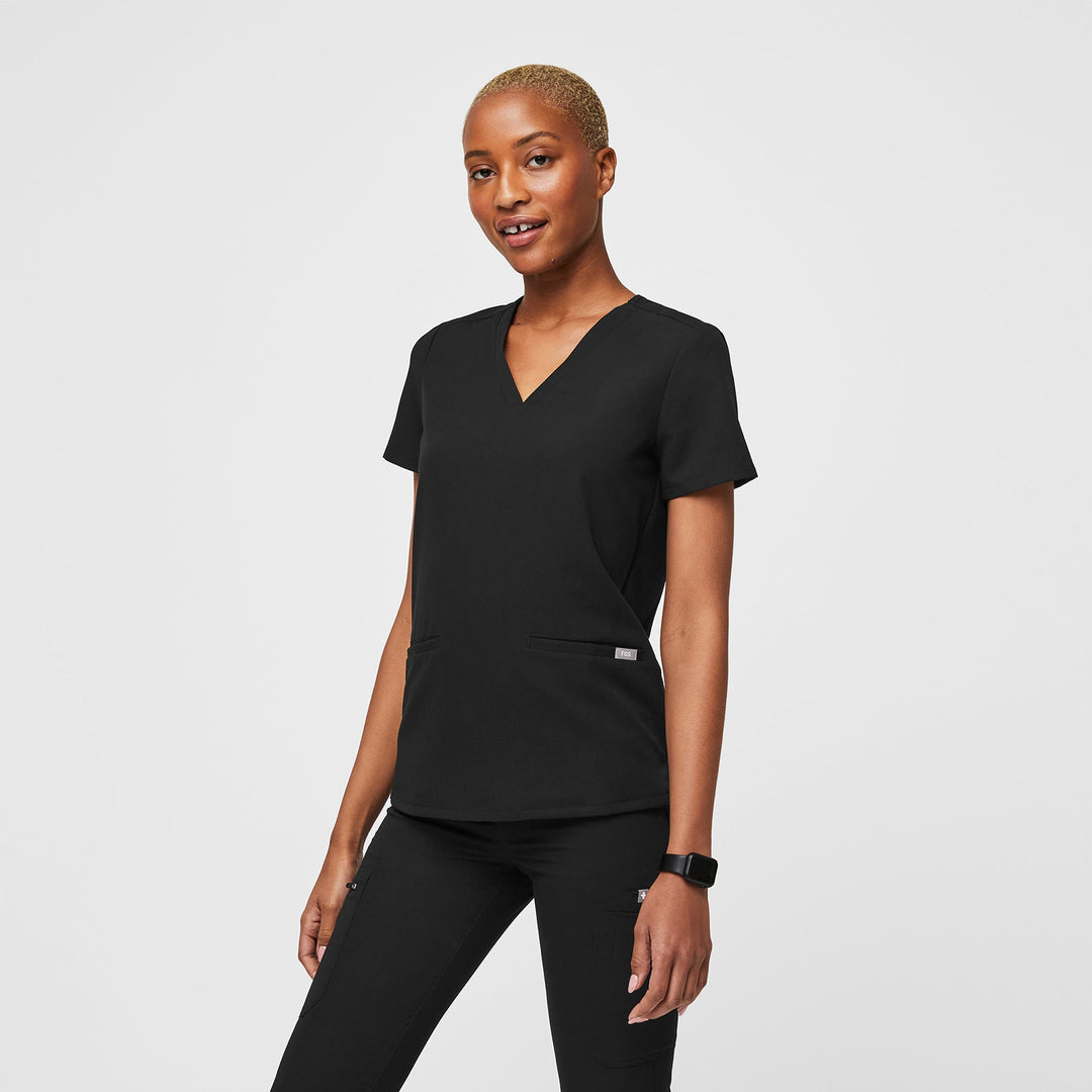FIGS Casma Three-Pocket Scrub Top (Women's) — Doctor's Top